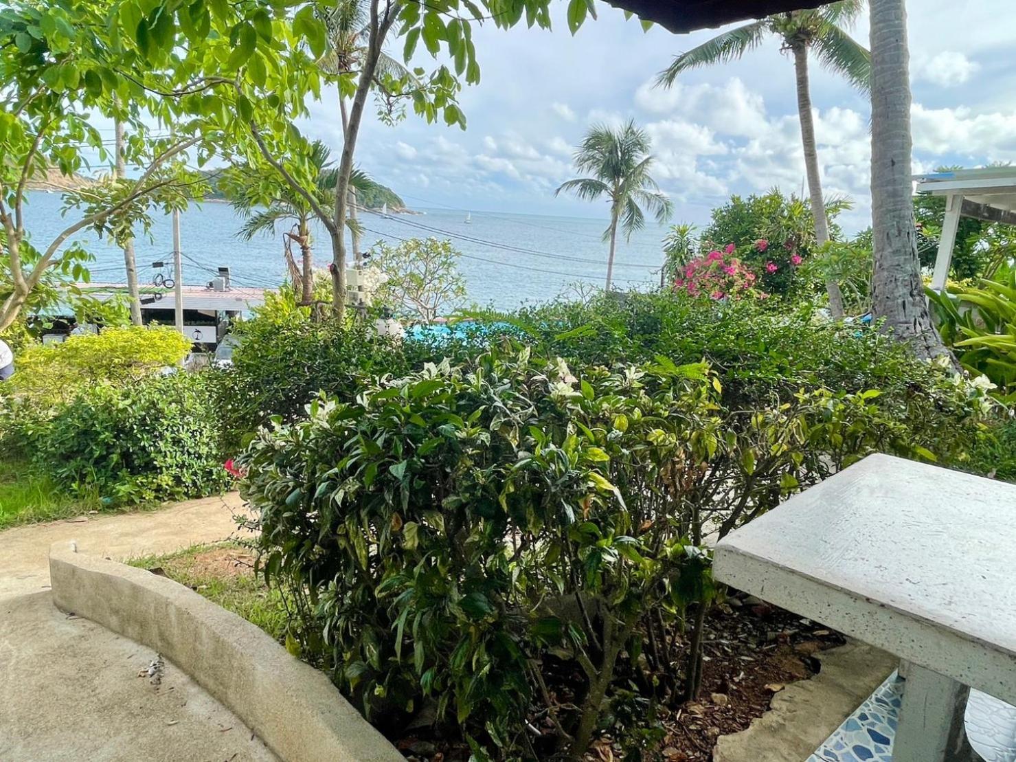 Nai Harn Naiharn On The Rock Resort Phuket מראה חיצוני תמונה