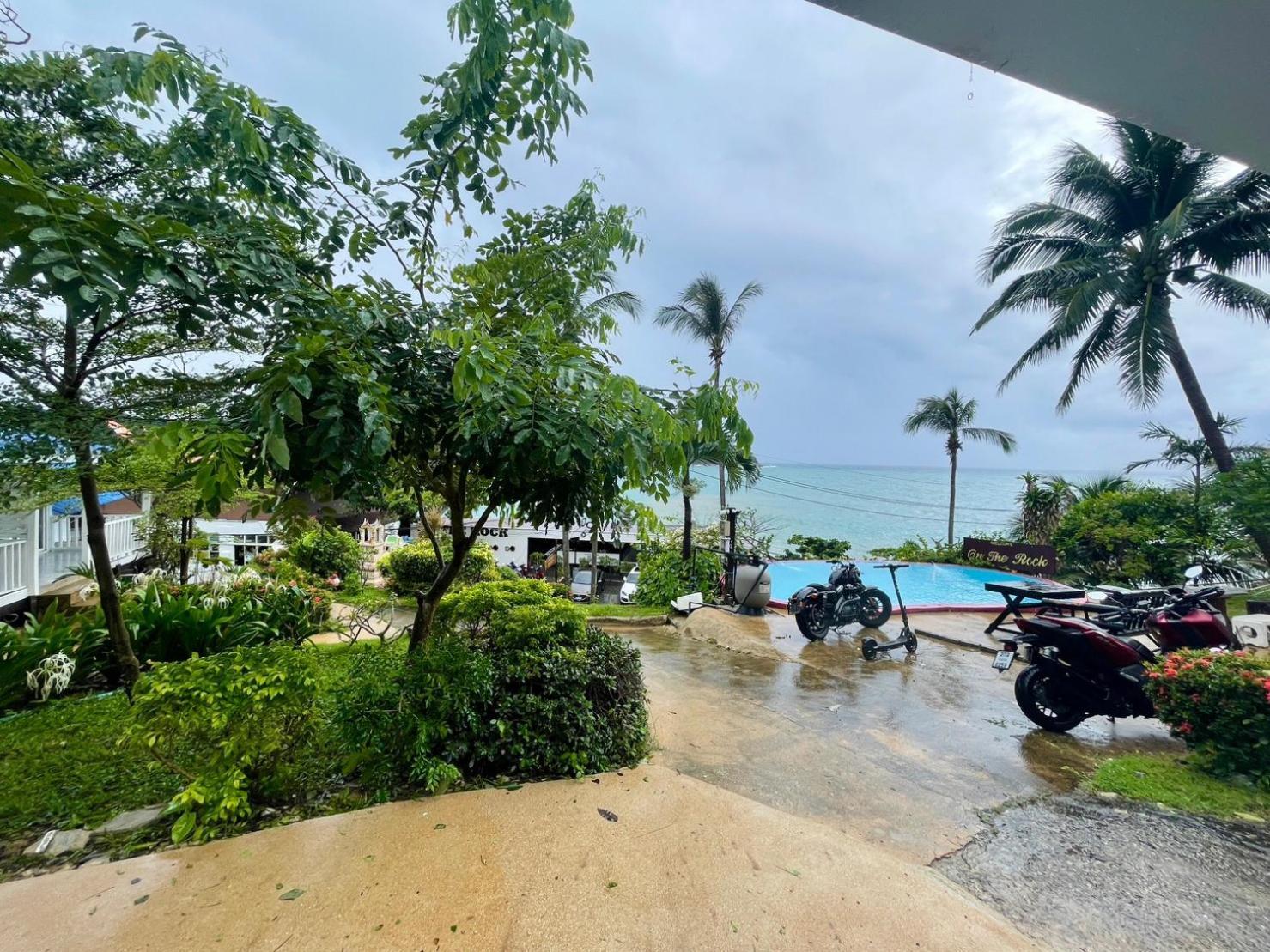 Nai Harn Naiharn On The Rock Resort Phuket מראה חיצוני תמונה